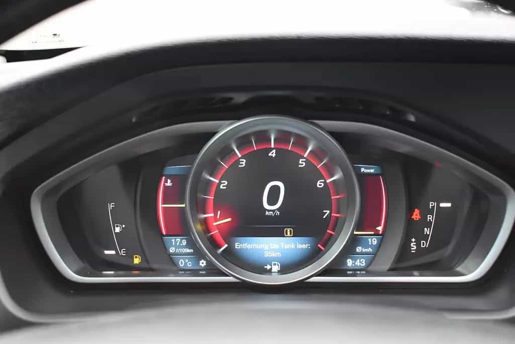 Volvo V40 Cross Country Momentum AWD 01/2013-photo-19