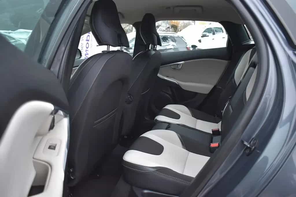 Volvo V40 Cross Country Momentum AWD 01/2013-photo-24