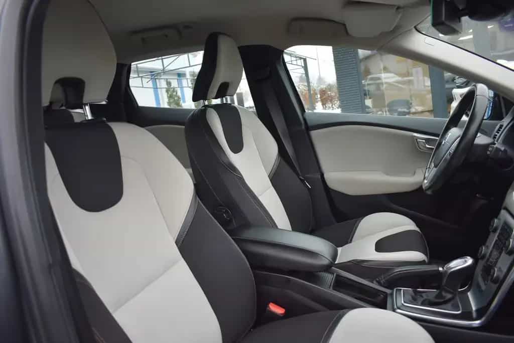 Volvo V40 Cross Country Momentum AWD 01/2013-photo-30