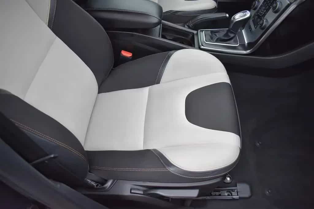 Volvo V40 Cross Country Momentum AWD 01/2013-photo-31