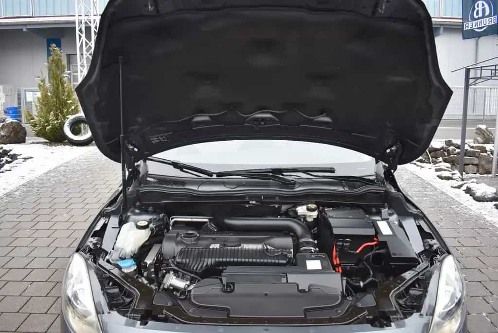 Volvo V40 Cross Country Momentum AWD 01/2013-photo-34