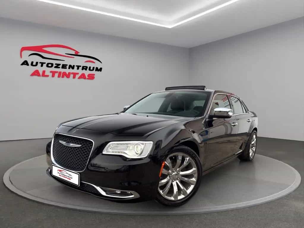 Chrysler 300C 07/2015-photo-1