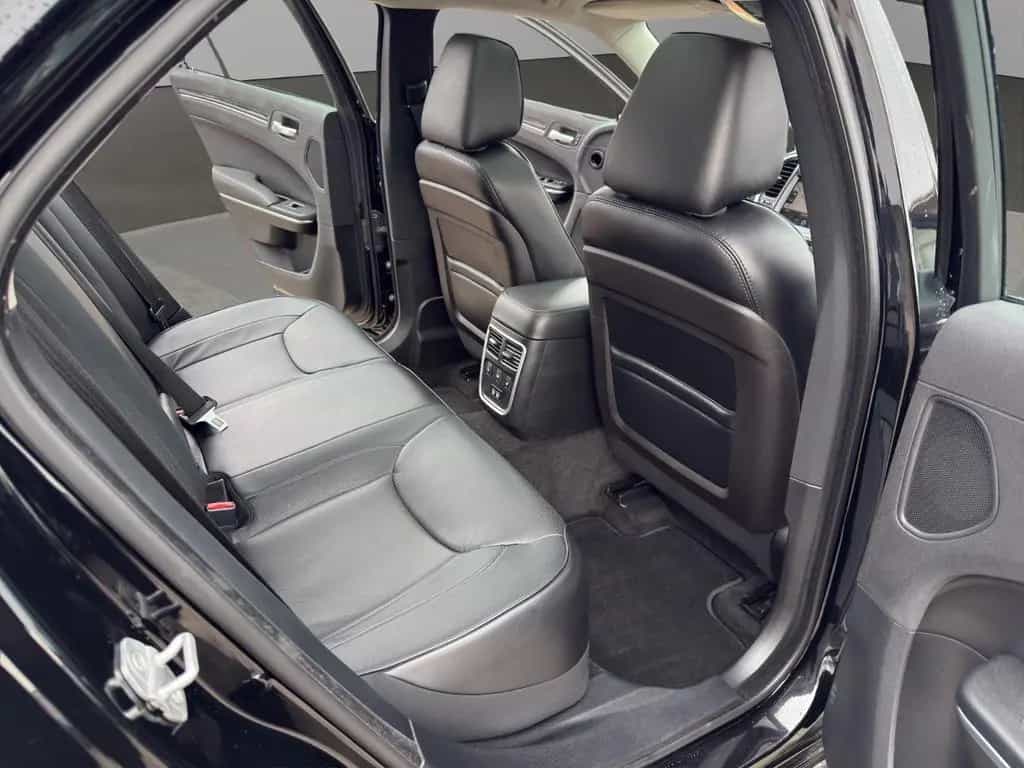 Chrysler 300C 07/2015-photo-12
