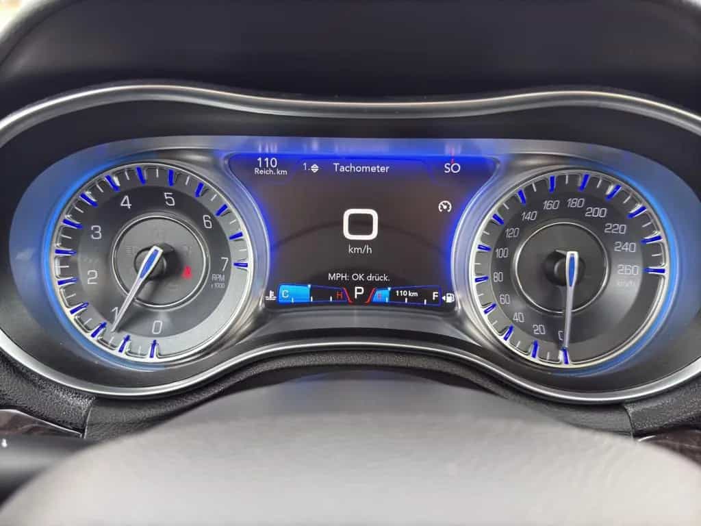 Chrysler 300C 07/2015-photo-19