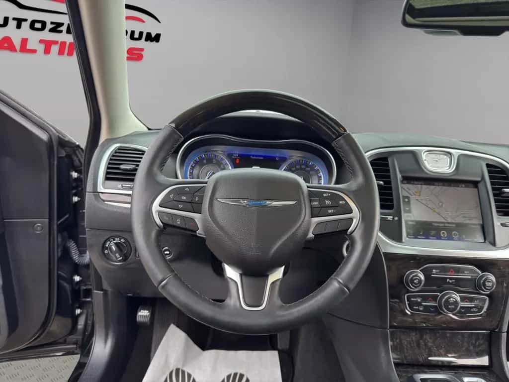 Chrysler 300C 07/2015-photo-22