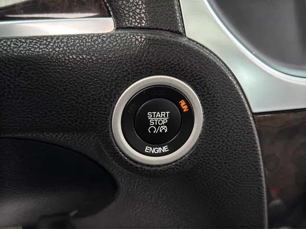 Chrysler 300C 07/2015-photo-25