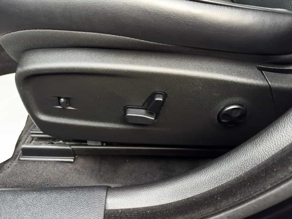 Chrysler 300C 07/2015-photo-29