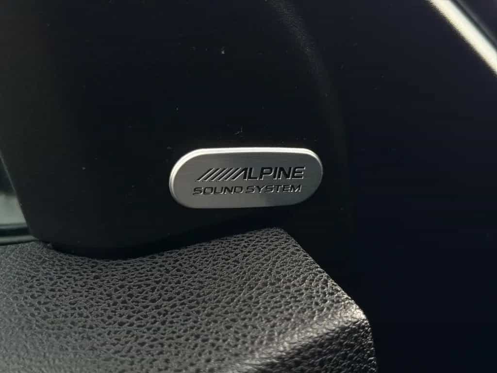 Chrysler 300C 07/2015-photo-30