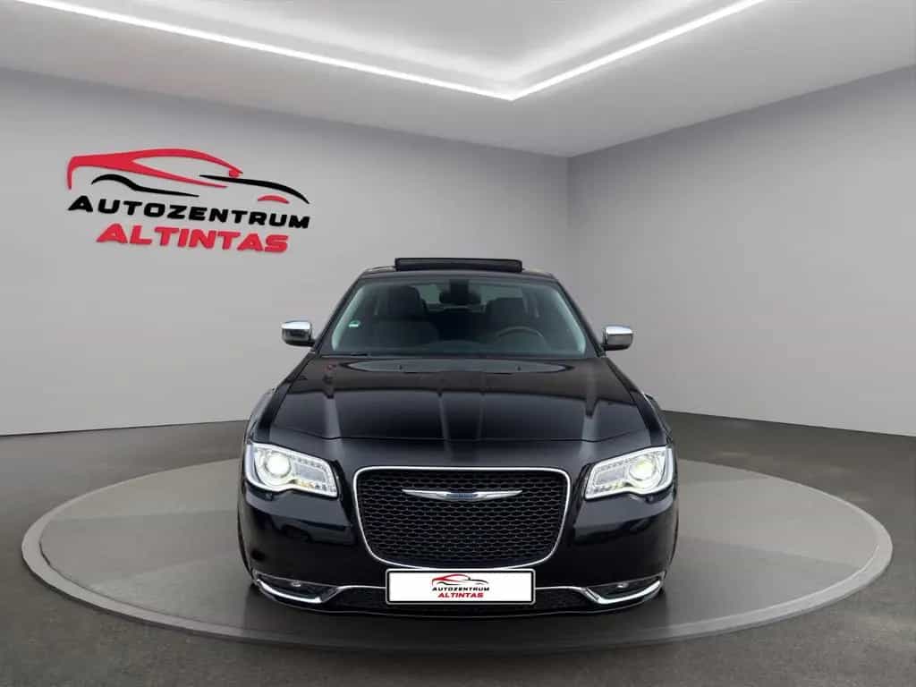 Chrysler 300C 07/2015-photo-4