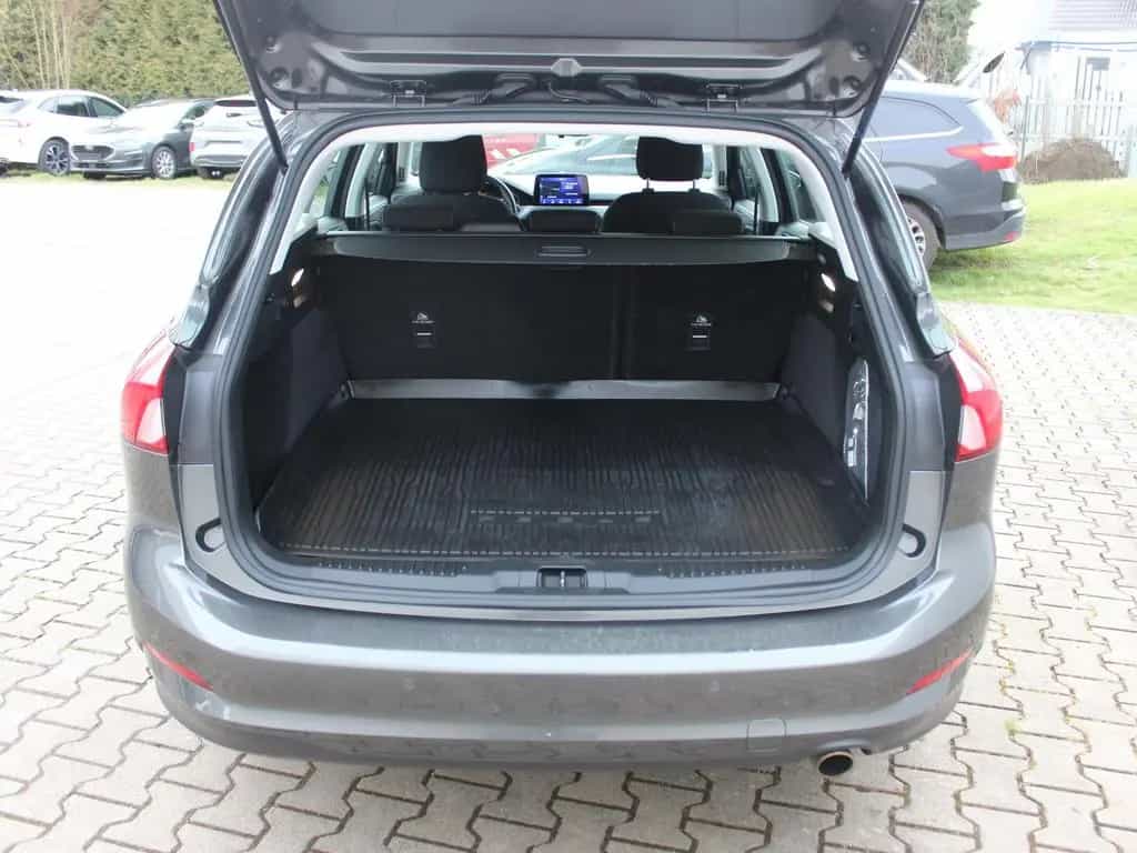 Ford Focus Cool & Connect 1,5 EcoBlue 07/2022-photo-16