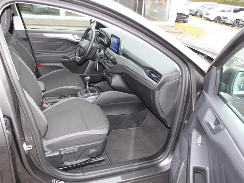 Ford Focus Cool & Connect 1,5 EcoBlue 07/2022-photo-27