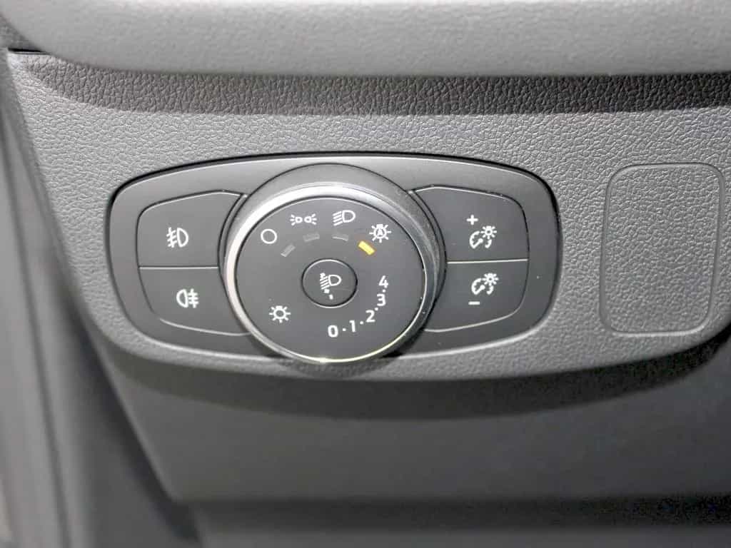 Ford Focus Cool & Connect 1,5 EcoBlue 07/2022-photo-29