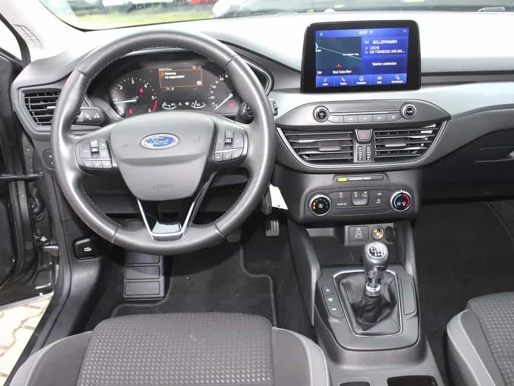 Ford Focus Cool & Connect 1,5 EcoBlue 07/2022-photo-3