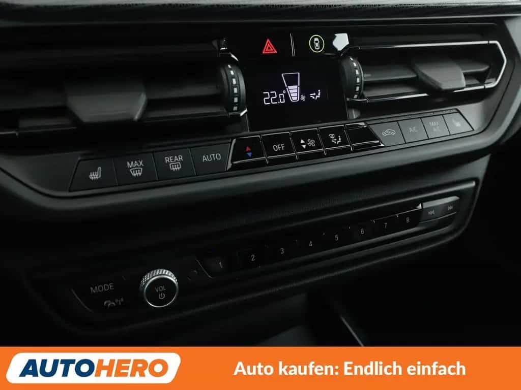 BMW 1 Series 118i Sport Line Aut.*NAVI*LED*TEMPO*PDC*SHZ* 12/2020-photo-21