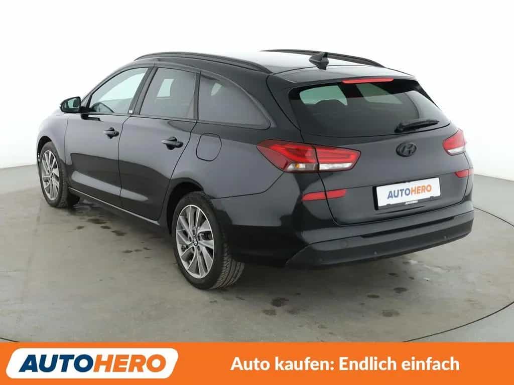 Hyundai i30 1.4 TDGI Passion + *NAVI*TEMPO*CAM*PDC* 06/2018-photo-3