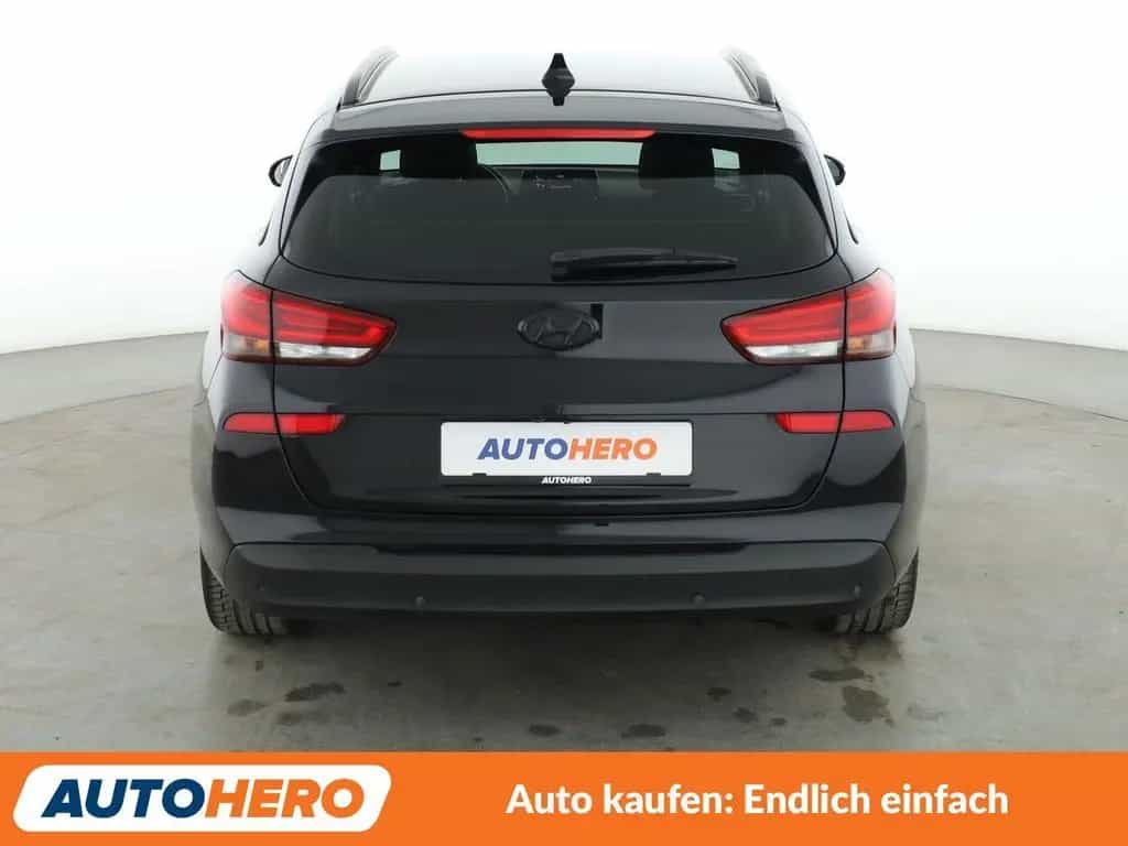 Hyundai i30 1.4 TDGI Passion + *NAVI*TEMPO*CAM*PDC* 06/2018-photo-4
