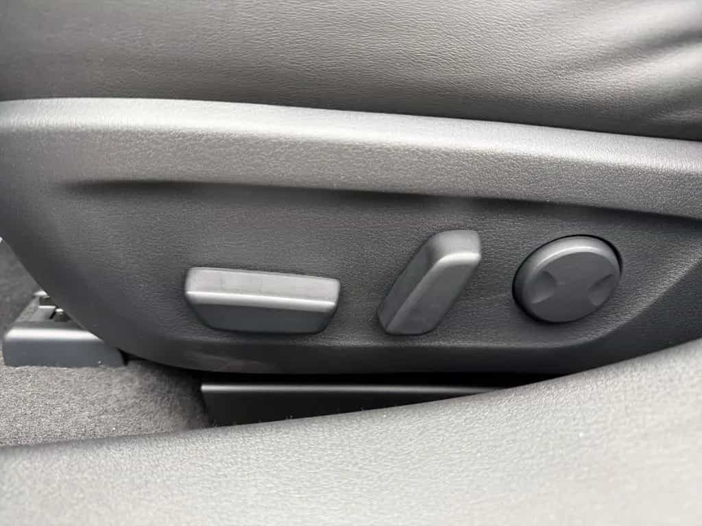 Mazda 3 Takumi SKY.-X 186 HUD Navi Leder Bose 360 Kame 01/2026-photo-22