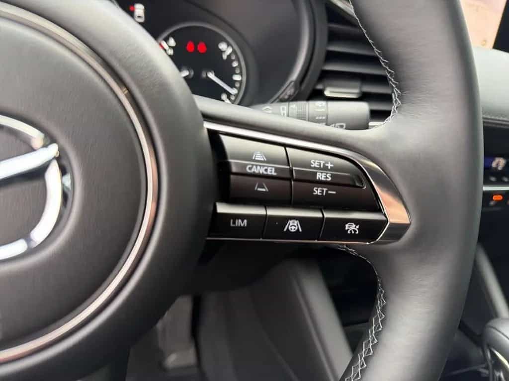 Mazda 3 Takumi SKY.-X 186 HUD Navi Leder Bose 360 Kame 01/2026-photo-27