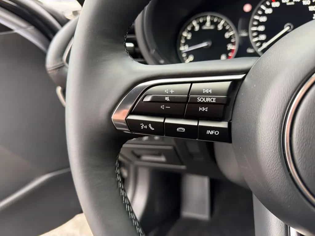 Mazda 3 Takumi SKY.-X 186 HUD Navi Leder Bose 360 Kame 01/2026-photo-28