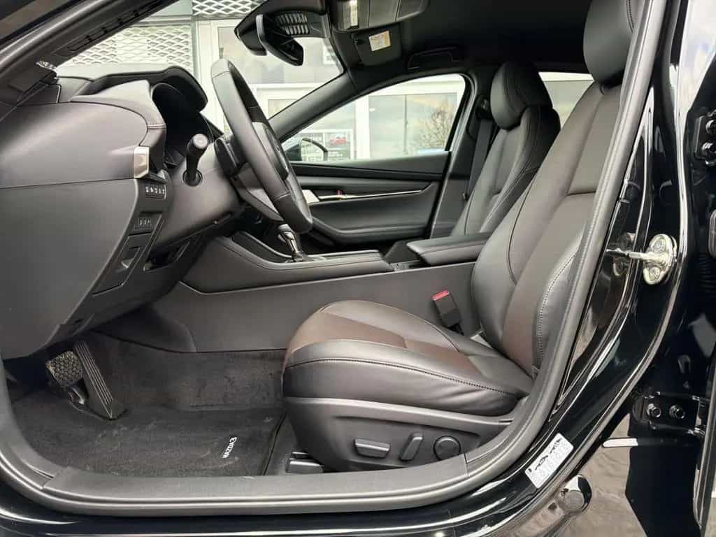 Mazda 3 Takumi SKY.-X 186 HUD Navi Leder Bose 360 Kame 01/2026-photo-9