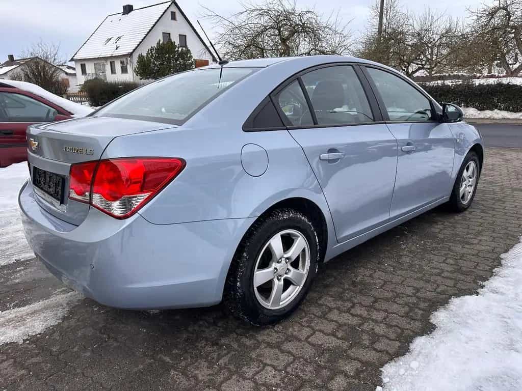Chevrolet Cruze LS 05/2009-photo-3