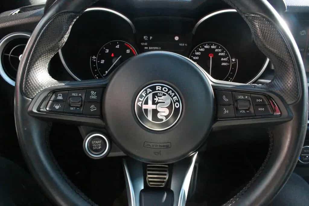 Alfa Romeo Stelvio Ti Q4  Werksgarantie 09-2026 09/2022-photo-17