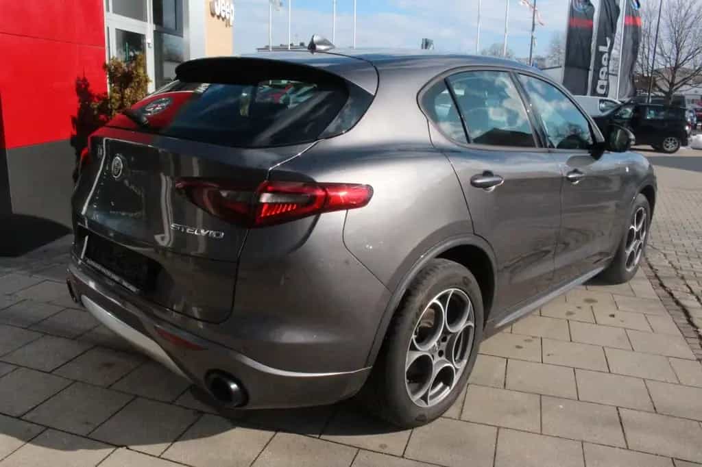 Alfa Romeo Stelvio Ti Q4  Werksgarantie 09-2026 09/2022-photo-2