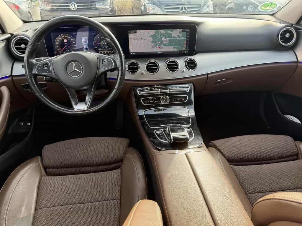Mercedes-Benz E 220 d AVANTGARDE WIDESCREEN HEAD-UP LED 04/2016-photo-9