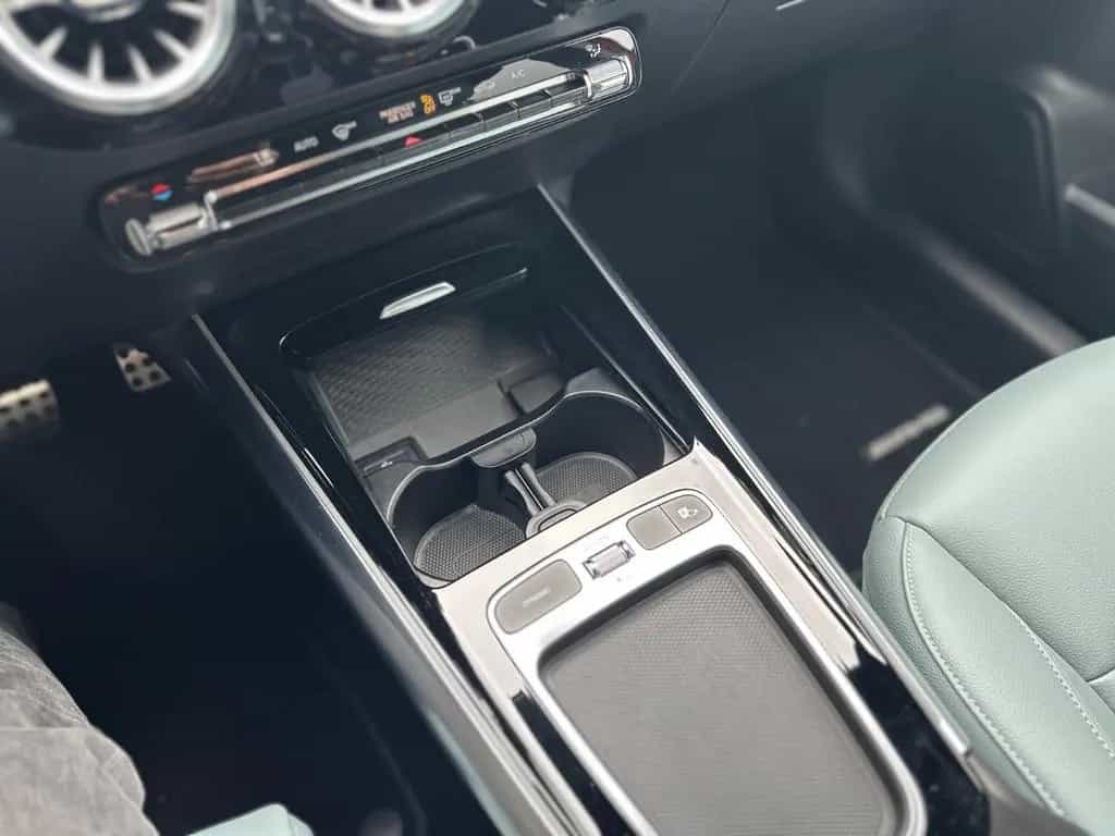 Mercedes-Benz GLA 35 AMG 4Matic Leder RFK Lenkradheizung 09/2023-photo-23