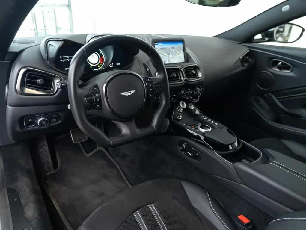 Aston Martin V8 Vantage 4.0 V8, PPF, full service history 11/2022-photo-16