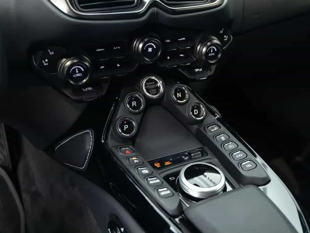 Aston Martin V8 Vantage 4.0 V8, PPF, full service history 11/2022-photo-17