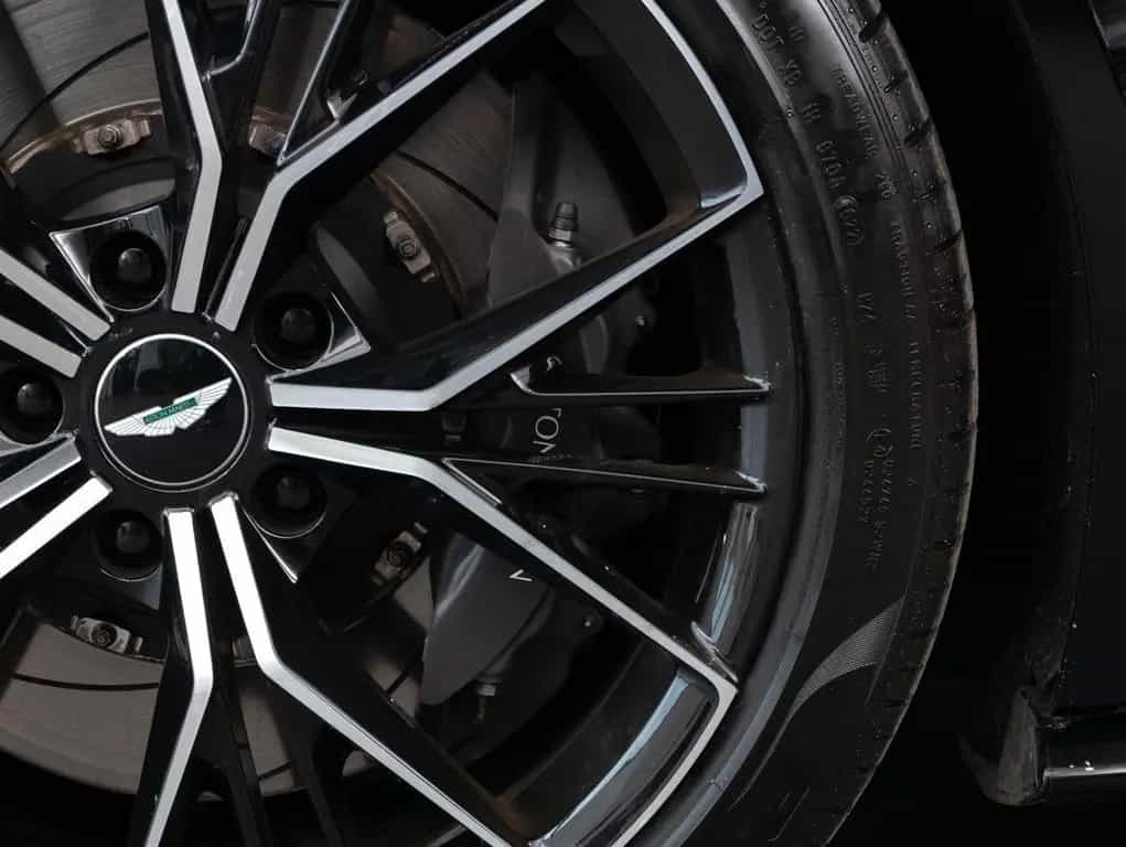 Aston Martin V8 Vantage 4.0 V8, PPF, full service history 11/2022-photo-9
