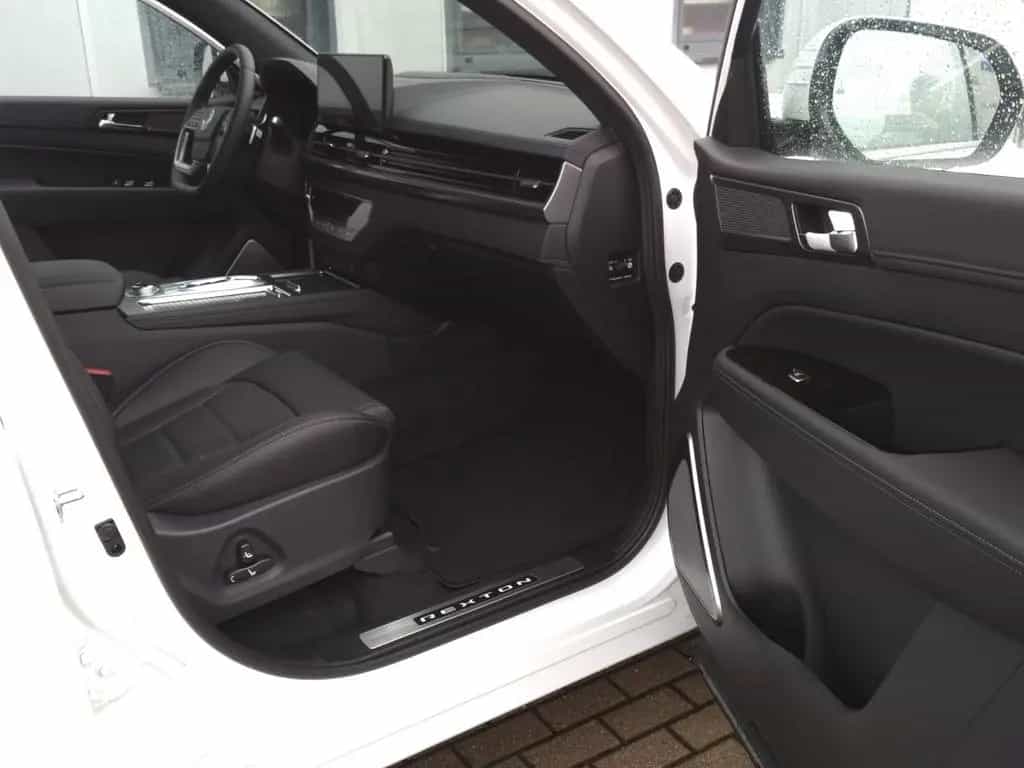 Ssangyong REXTON Black LUX  2.2 CRD 8AT Allrad null-photo-16