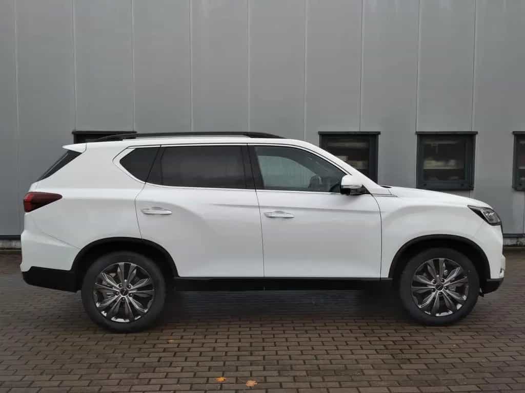 Ssangyong REXTON Black LUX  2.2 CRD 8AT Allrad null-photo-5