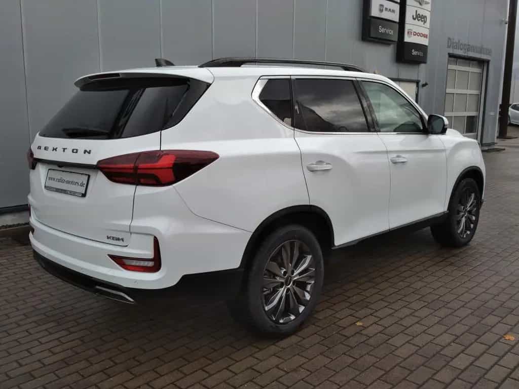Ssangyong REXTON Black LUX  2.2 CRD 8AT Allrad null-photo-6