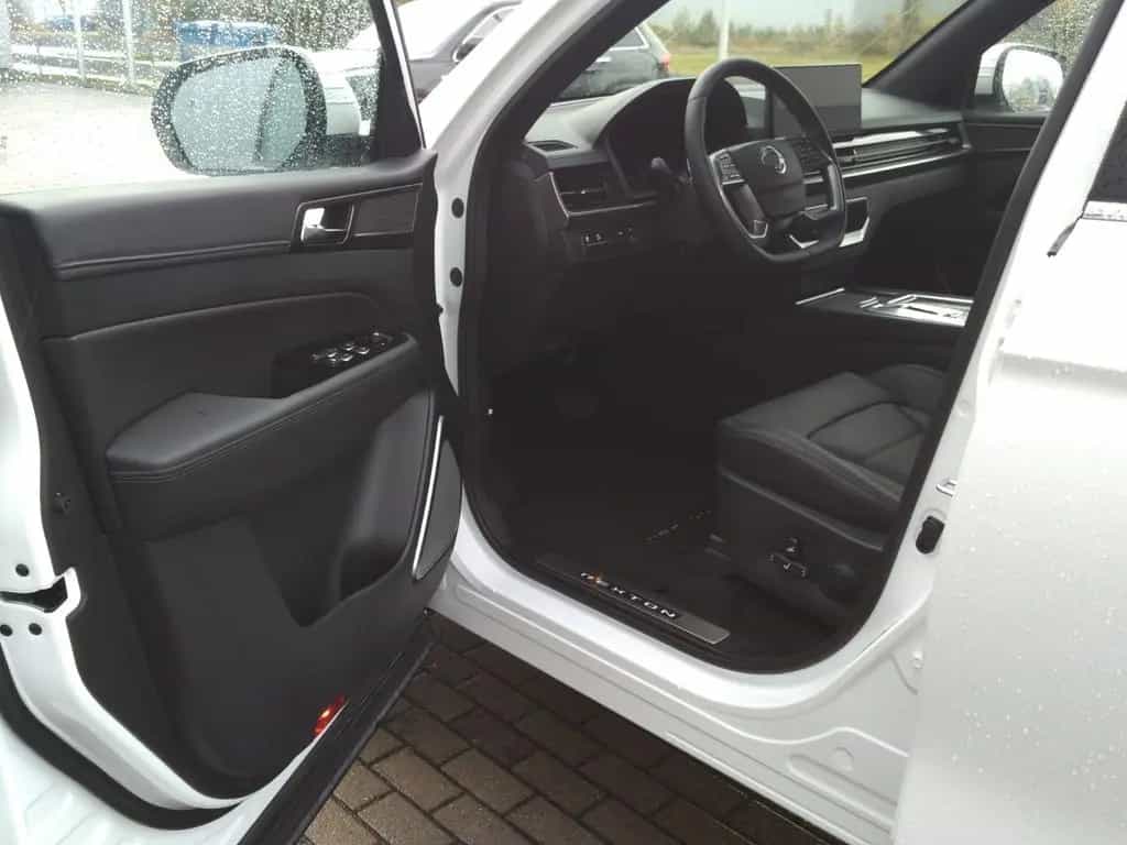 Ssangyong REXTON Black LUX  2.2 CRD 8AT Allrad null-photo-9