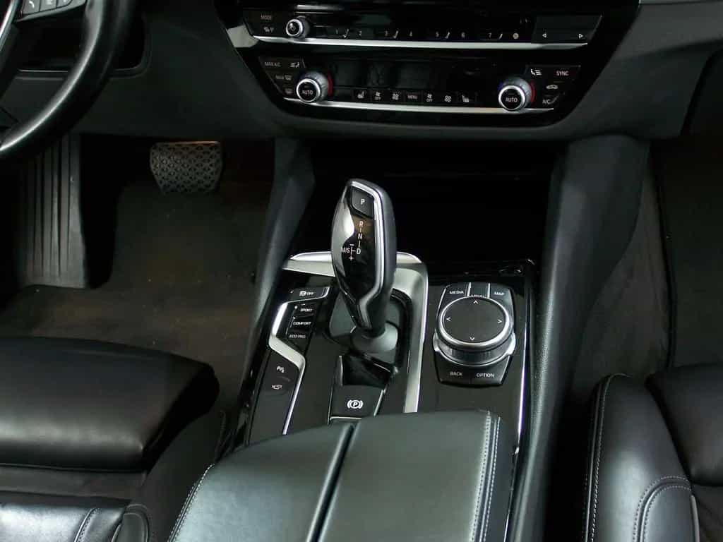 BMW 5 Series 530d Touring Sport Line AMB+LIVECOCKP+PANO+STH 05/2020-photo-11
