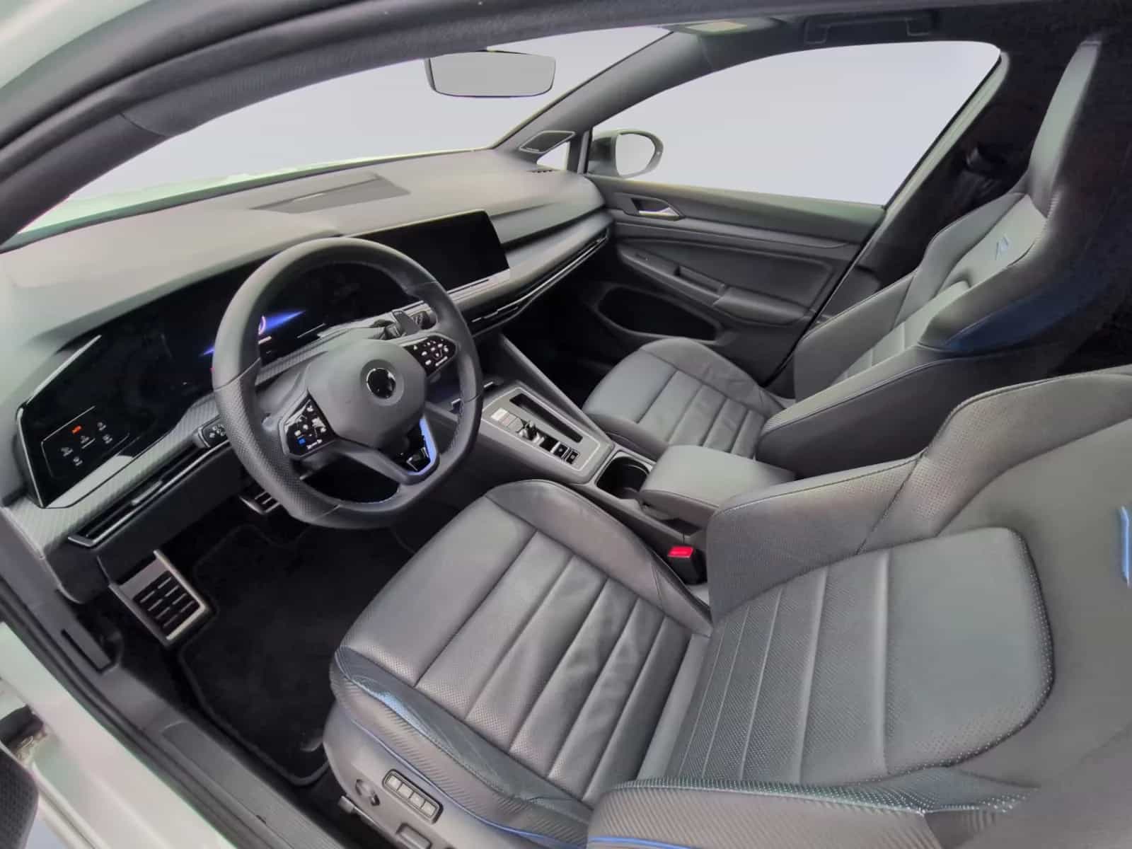 Volkswagen Golf 01/2022-photo-11