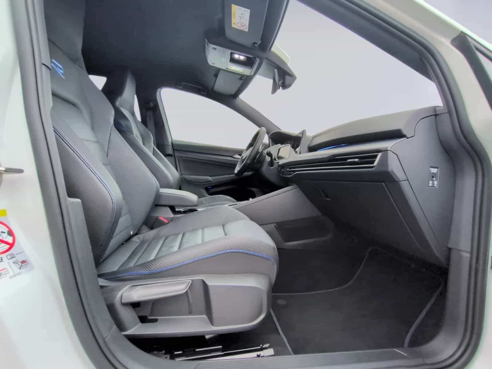 Volkswagen Golf 01/2022-photo-18