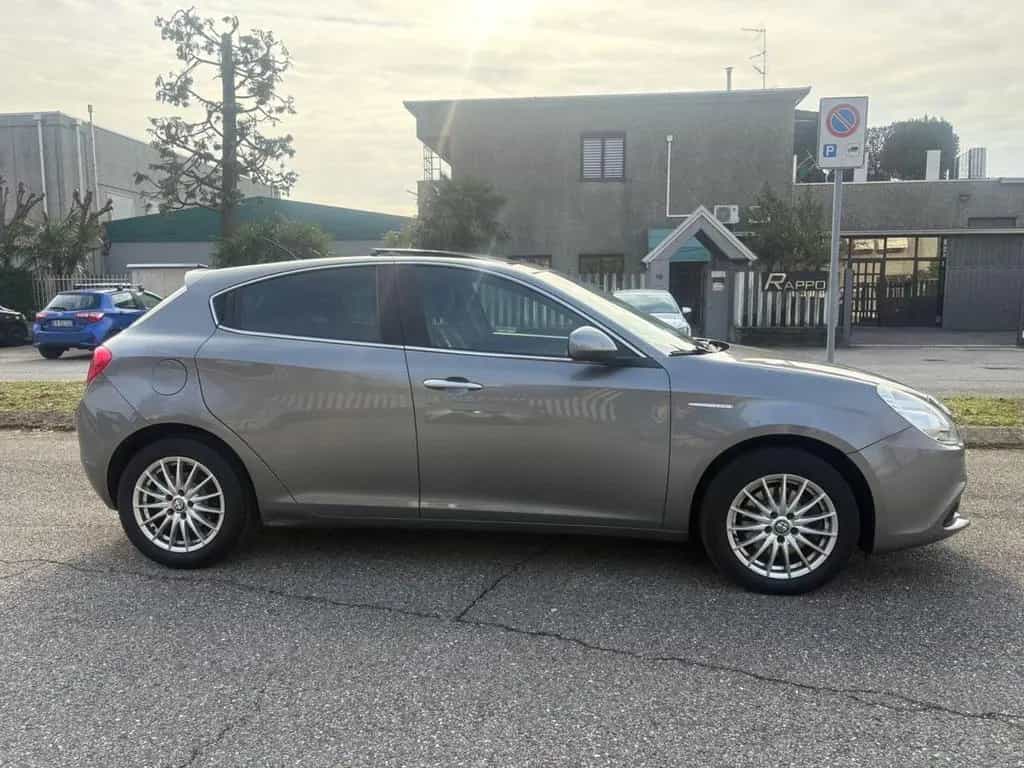 Alfa Romeo Giulietta 2.0 JTDm-2 170 CV AUTOMATIC 03/2013-photo-3