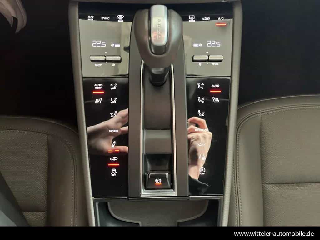 Porsche Macan 2.0T Basis LED/AHK/Rückfahrk./Sitzheizung 07/2023-photo-22