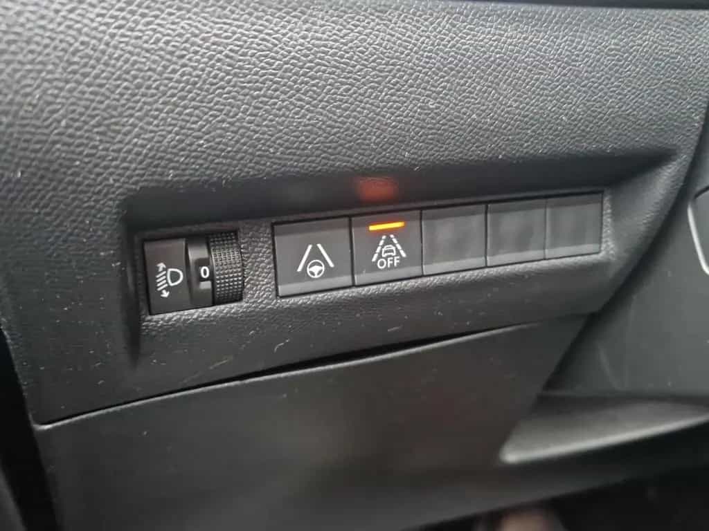 Peugeot 2008 Blue-HDI 130 Allure Pack Navigation LED 02/2022-photo-21