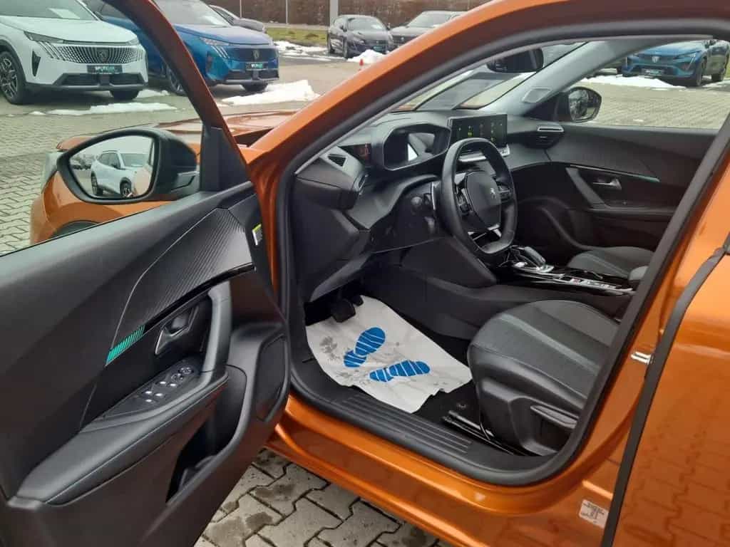 Peugeot 2008 Blue-HDI 130 Allure Pack Navigation LED 02/2022-photo-24