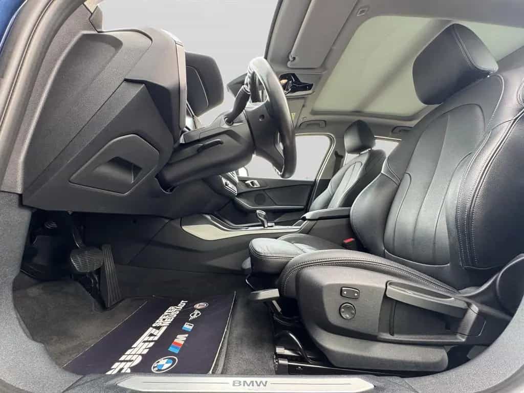 BMW 1 Series 118i Advantage Panorama Anhängerkupplung LED 03/2022-photo-18
