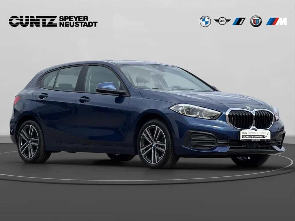 BMW 1 Series 118i Advantage Panorama Anhängerkupplung LED 03/2022-photo-2