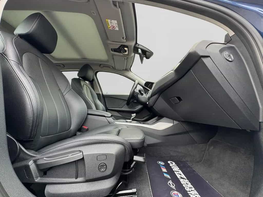 BMW 1 Series 118i Advantage Panorama Anhängerkupplung LED 03/2022-photo-28