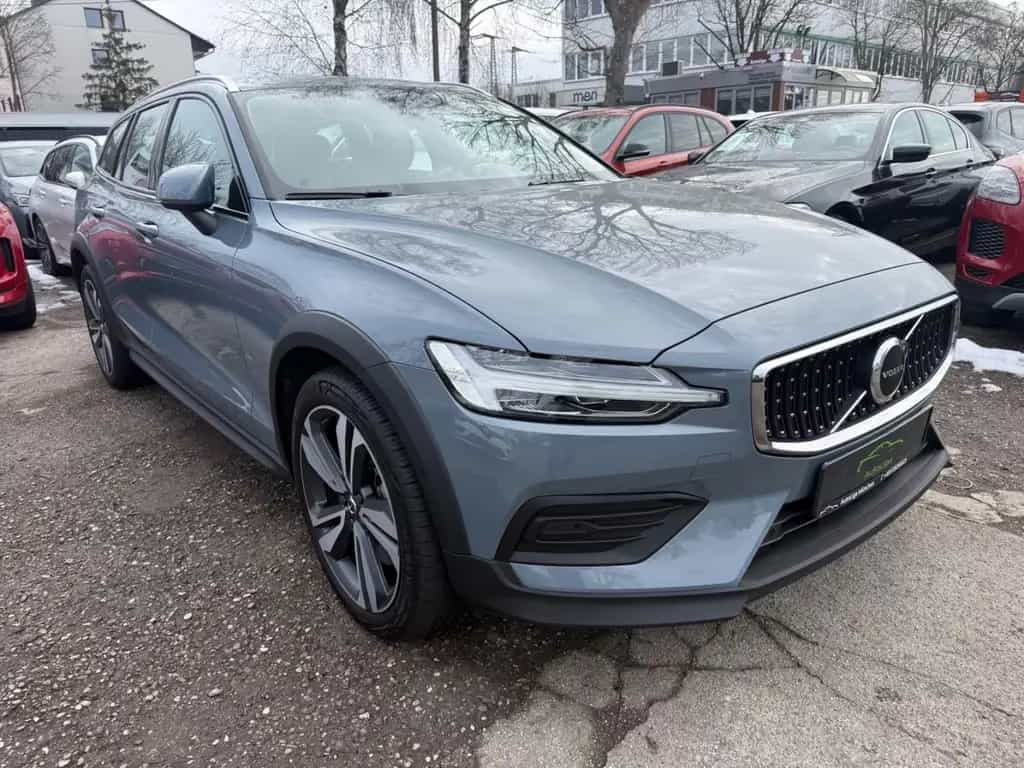 Volvo V60 Cross Country B5 BENZIN AWD PLUS  BRIGHT AHK 10/2022-photo-0