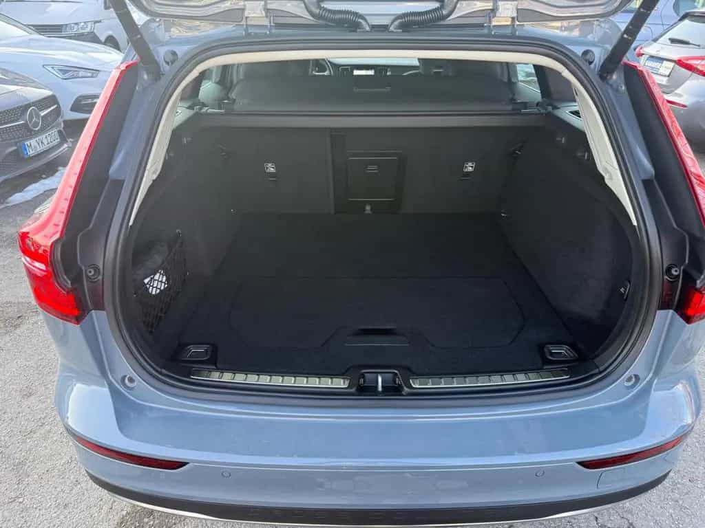 Volvo V60 Cross Country B5 BENZIN AWD PLUS  BRIGHT AHK 10/2022-photo-10