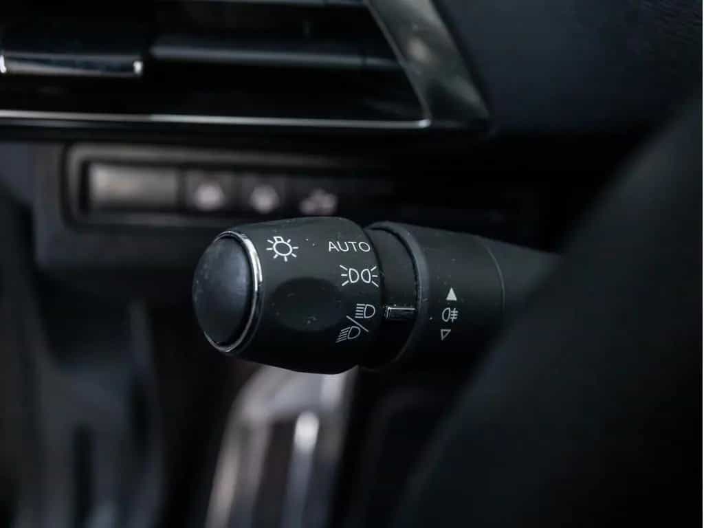 Peugeot 3008 GT Hybrid 136 e-DSC6 ACC PANO LED NAVI SHZ 01/2024-photo-19
