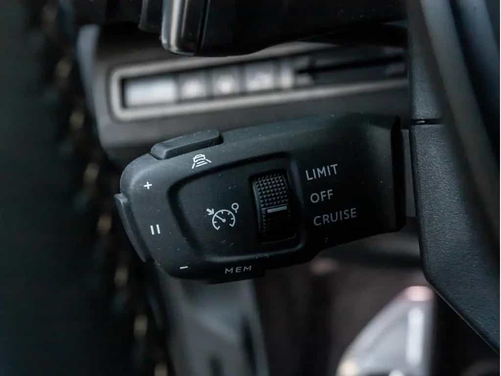 Peugeot 3008 GT Hybrid 136 e-DSC6 ACC PANO LED NAVI SHZ 01/2024-photo-21